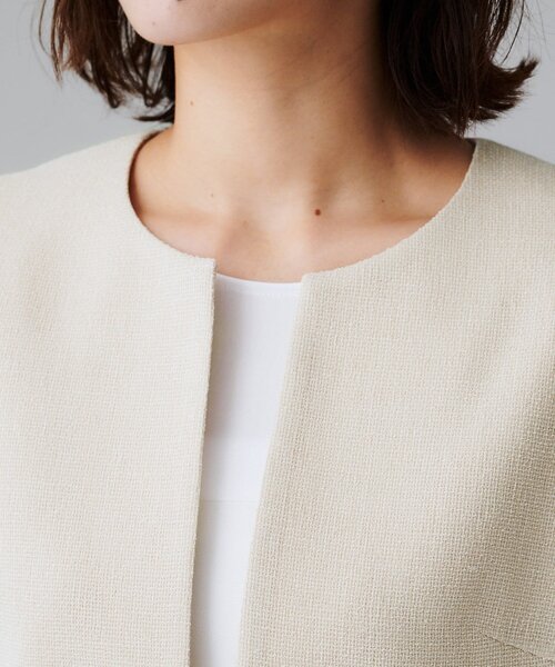 UNTITLED（アンタイトル）の「【短丈/日本製】カラミ風メッシュ ノーカラージャケット（ノーカラージャケット・レディース・ベージュ/ネイビー・46/48/50/44/42/00/01/02/03/04）」の17枚目の写真