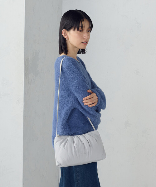 MONO　COMME CA（モノコムサ）の「パデットショルダー（ショルダーバッグ・レディース・ライトグレー/ブラック/ベージュ・FREE）」の2枚目の写真