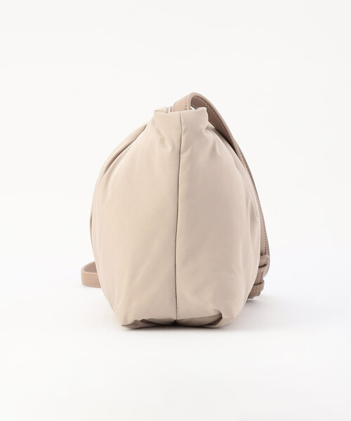 MONO　COMME CA（モノコムサ）の「パデットショルダー（ショルダーバッグ・レディース・ライトグレー/ブラック/ベージュ・FREE）」の17枚目の写真