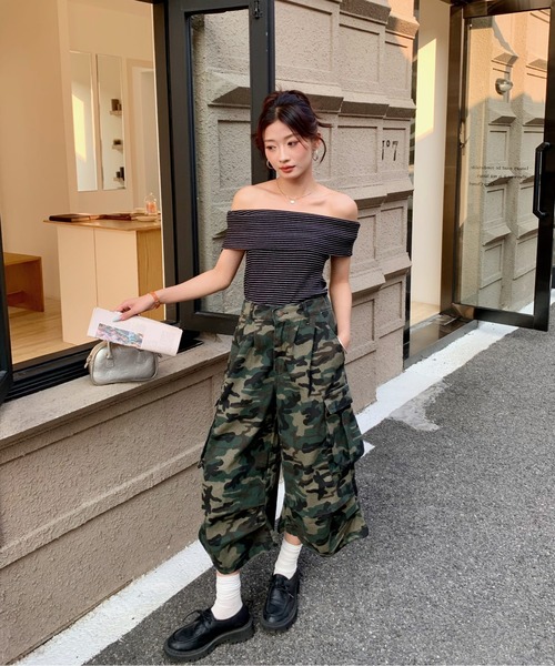 Per sist ence(パーシエンス)の「ボーダーオフショルトップス(Tシャツ/カットソー・レディース・ホワイト/ブラック・ONE SIZE)」の5枚目の写真