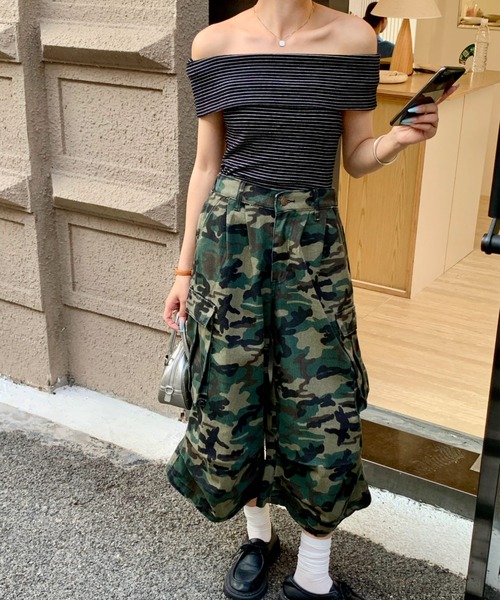 Per sist ence(パーシエンス)の「ボーダーオフショルトップス(Tシャツ/カットソー・レディース・ホワイト/ブラック・ONE SIZE)」の10枚目の写真
