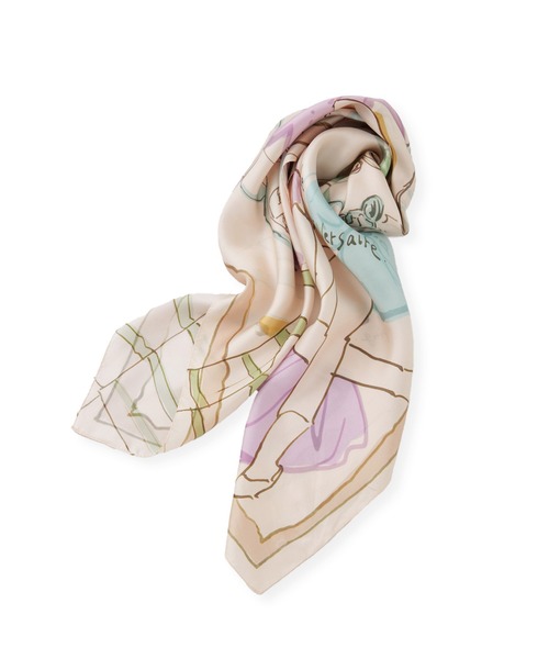 ROPE'（ロペ）の「【YUKO SAEKI for ROPE’・コラボ】スカーフ柄プリント シルクスカーフ/Lサイズ（バンダナ/スカーフ・レディース・ベージュ/サックスブルー/ピンク・FREE）」の4枚目の写真