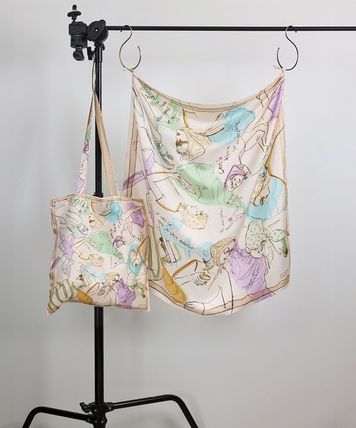 ROPE'（ロペ）の「【YUKO SAEKI for ROPE’・コラボ】スカーフ柄プリント シルクスカーフ/Lサイズ（バンダナ/スカーフ・レディース・ベージュ/サックスブルー/ピンク・FREE）」の12枚目の写真