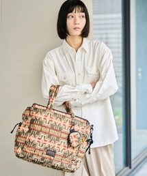 KiU（キウ）の「【PENDLETON × KiU LIMITED ITEM】ペンドルトン スクエアパデッドマルチパーパストートバッグ（トートバッグ・メンズ）」