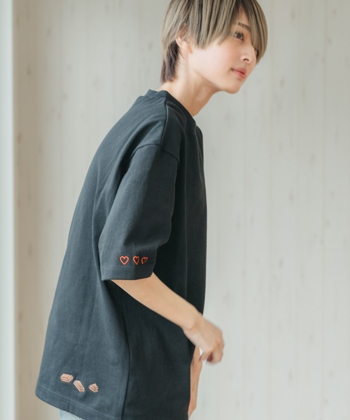 INTER FACTORY(インターファクトリー)の「あやせりんて - 刺繍半袖Tシャツ(Tシャツ/カットソー・レディース・ブラック/ホワイト・MEDIUM/LARGE)」の7枚目の写真