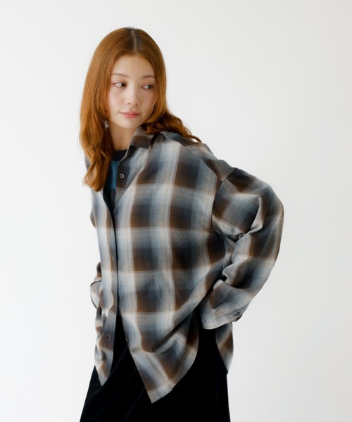MICA&DEAL(マイカ&ディール)の「【MICA&DEAL /マイカアンドディール】オンブレ 2WAYシャツ/チェックシャツ/羽織/レイヤー【WEB限定】(シャツ/ブラウス・レディース・ブラウン/レッド・フリー)」の17枚目の写真