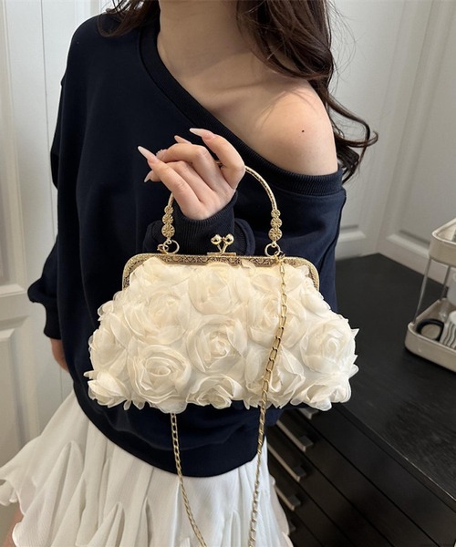 VIBGYOR(ヴィブジョー)の「Liaa/チュール フラワー がま口 ショルダーバッグ A18686(ショルダーバッグ・レディース・ブラック/ベージュ/ホワイト/ピンク・FREE)」の3枚目の写真