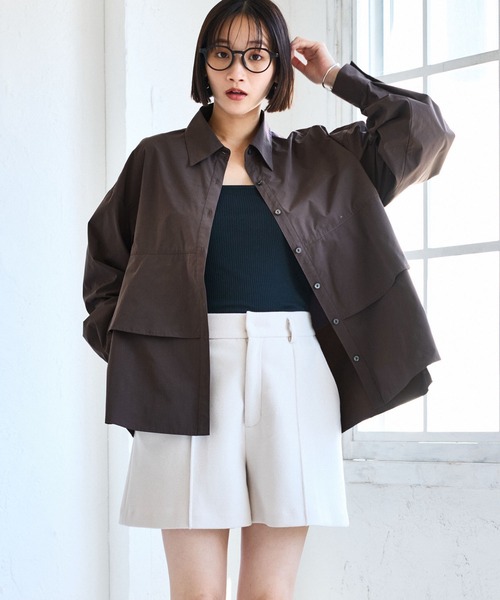 VIS(ビス)の「裾ティアードオーバーシャツ/UVケア・イージーケア(シャツ/ブラウス・レディース・ホワイト/ダークブラウン/ライトグリーン/サックスブルー・FREE)」の3枚目の写真