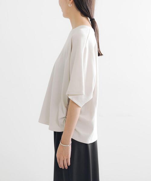 URBAN RESEARCH（アーバンリサーチ）の「サイドギャザードルマントップス（Tシャツ/カットソー・レディース・ネイビー/オフホワイト・FREE）」の4枚目の写真