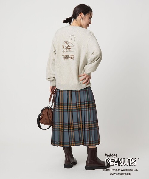 green label relaxing(グリーンレーベルリラクシング)の「<at ease>PEANUTS スウエット プルオーバー(スウェット・レディース・ライトブルー/ライトグレー/ダークグレー・FREE)」の6枚目の写真
