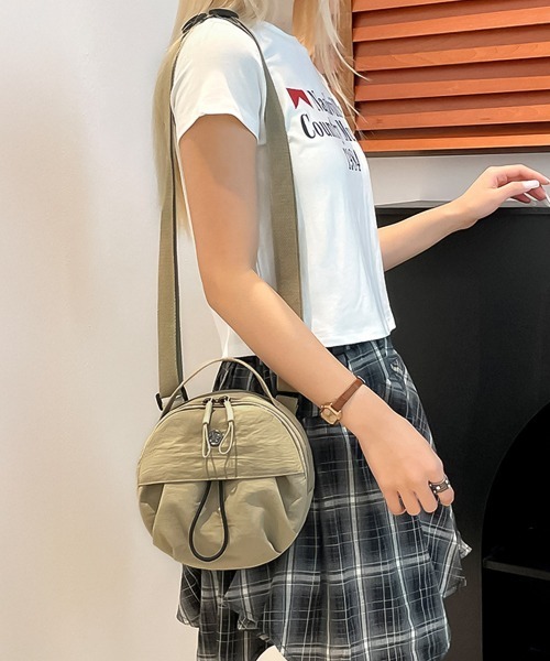blackdia ocean(ブラックダイヤオーシャン)の「blackdia ocean ナイロン ラウンドポシェット(ショルダーバッグ・レディース・ダークグリーン/ピンク/ベージュ/グレー/ブラック/カーキ・FREE)」の7枚目の写真
