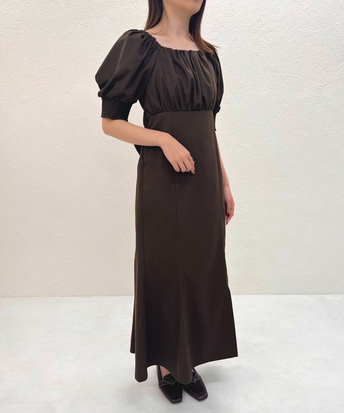 31 Sons de mode（トランテアン　ソン　ドゥ　モード）の「一部店舗限定 2wayオフショルバックリボンワンピース（ワンピース・レディース・ベージュ/ブラウン/ブラック・ﾌﾘ-）」の6枚目の写真
