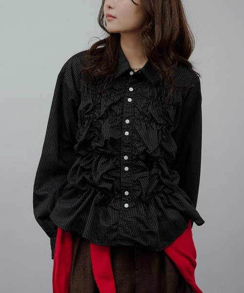 MUHET（ミュエータ）の「gather design long sleeve blouse / ギャザーデザインブラウス（シャツ/ブラウス・レディース・モカ/オフホワイト/ブラック/ライトブルー・FREE）」の3枚目の写真