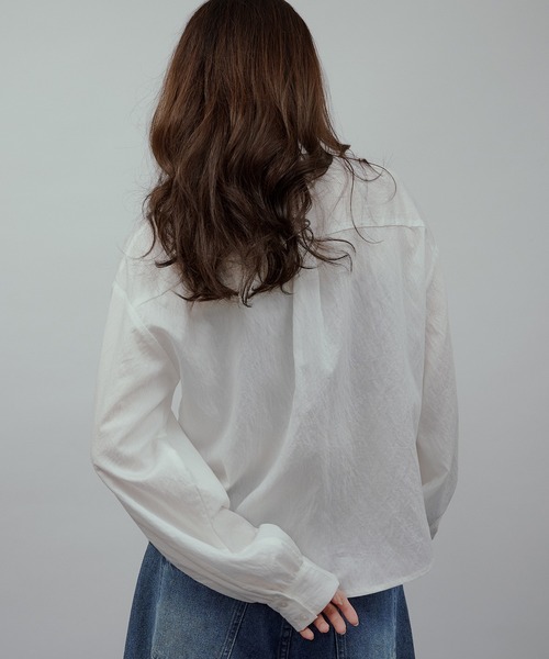 MUHET（ミュエータ）の「gather design long sleeve blouse / ギャザーデザインブラウス（シャツ/ブラウス・レディース・モカ/オフホワイト/ブラック/ライトブルー・FREE）」の14枚目の写真