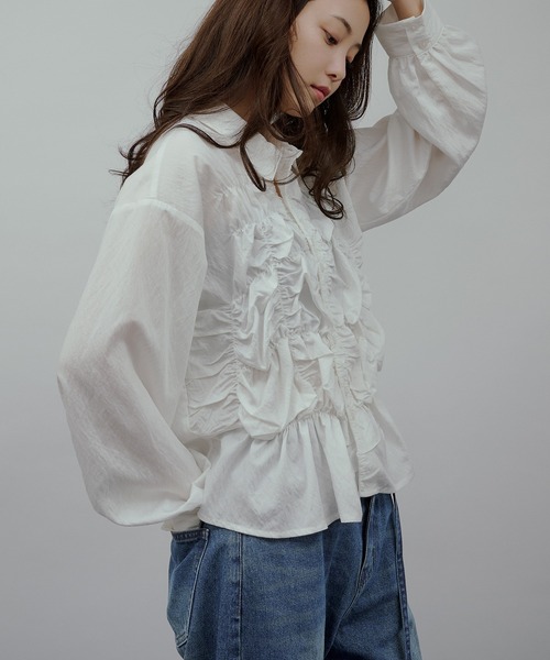 MUHET（ミュエータ）の「gather design long sleeve blouse / ギャザーデザインブラウス（シャツ/ブラウス・レディース・モカ/オフホワイト/ブラック/ライトブルー・FREE）」の13枚目の写真