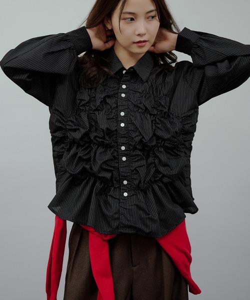 MUHET（ミュエータ）の「gather design long sleeve blouse / ギャザーデザインブラウス（シャツ/ブラウス・レディース・モカ/オフホワイト/ブラック/ライトブルー・FREE）」の22枚目の写真