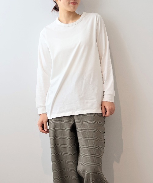 MB mint breeze（エムビーミントブリーズ）の「【L～5L 大きいサイズ】【プレスウォーム】天竺クルーネックTシャツ（Tシャツ/カットソー・レディース・チャコールグレー/オフホワイト/ブラック・4L/3L/LL/5L/L）」の16枚目の写真