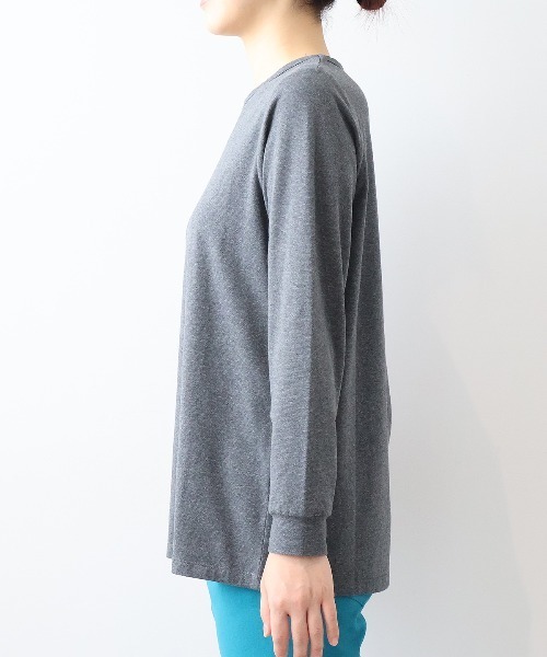 MB mint breeze（エムビーミントブリーズ）の「【L～5L 大きいサイズ】【プレスウォーム】天竺クルーネックTシャツ（Tシャツ/カットソー・レディース・チャコールグレー/オフホワイト/ブラック・4L/3L/LL/5L/L）」の5枚目の写真
