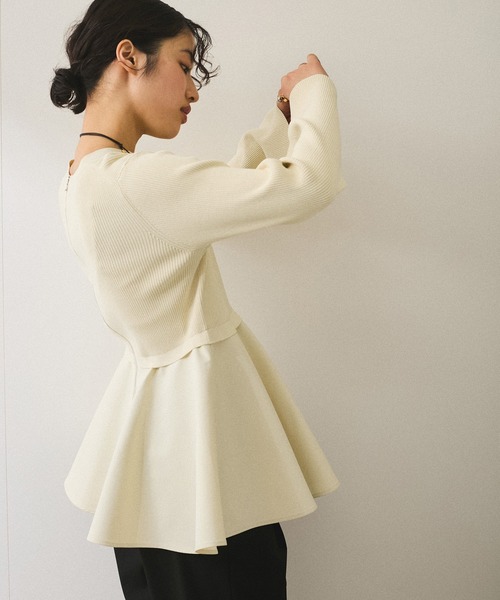 ADAM ET ROPE'（アダムエロペ）の「【サステナブル】ペプラムコンビニットプルオーバー（Tシャツ/カットソー・レディース・ブラック/オフホワイト/ライトグリーン・FREE）」の22枚目の写真