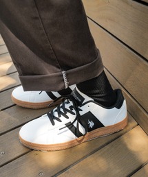 U.S. POLO ASSN.（ユーエスポロアッスン）の「【U.S.POLO ASSN./ユーエスポロアッスン】【最旬フットボールデザイン】ローカットスニーカー 上質PUレザー ガムソール（スニーカー）」