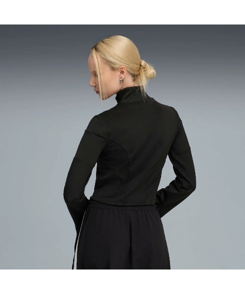 PUMA(プーマ)の「PUMA DARE TO SLIM CROPPED TRACK JACKET(プーマ DARE TO スリム クロップド トラックジャケット)(ブルゾン・レディース・ブラック系・SMALL/MEDIUM/LARGE)」の4枚目の写真