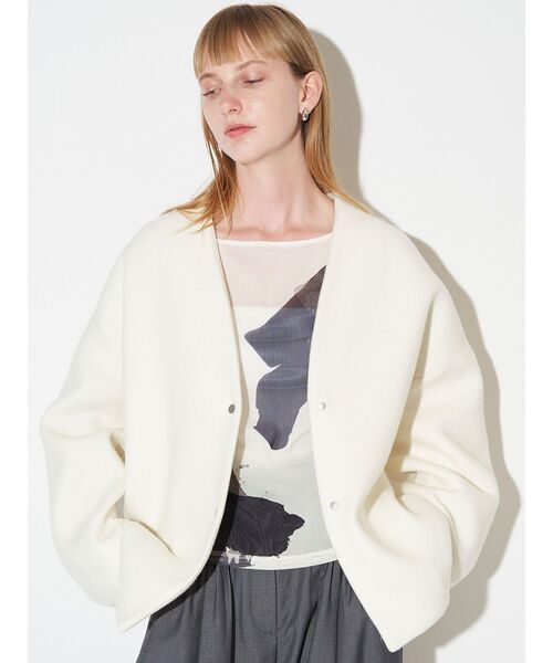 フォルムショートウールコート（ノーカラージャケット