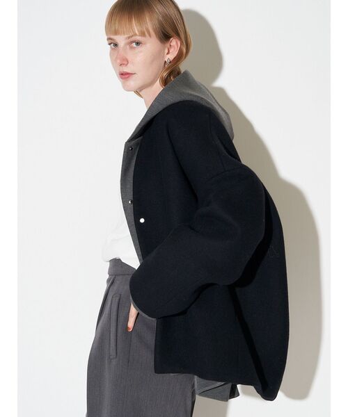 フォルムショートウールコート（ノーカラージャケット