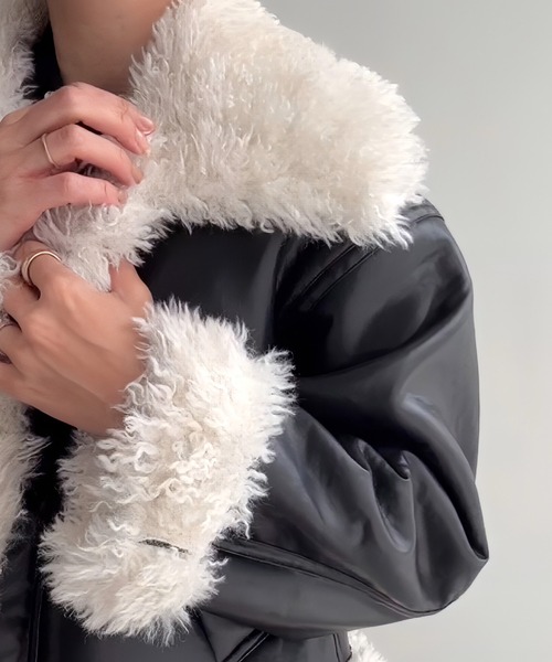 JUNOAH（ジュノア）の「プードルファーショートPUレザージャケット（ムートンコート・レディース・ダークブラウン/ブラック・SMALL/MEDIUM/LARGE）」の4枚目の写真