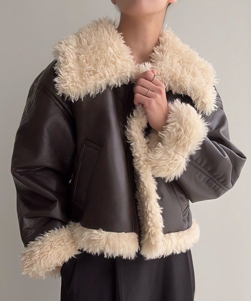 JUNOAH（ジュノア）の「プードルファーショートPUレザージャケット（ムートンコート・レディース・ダークブラウン/ブラック・SMALL/MEDIUM/LARGE）」の7枚目の写真