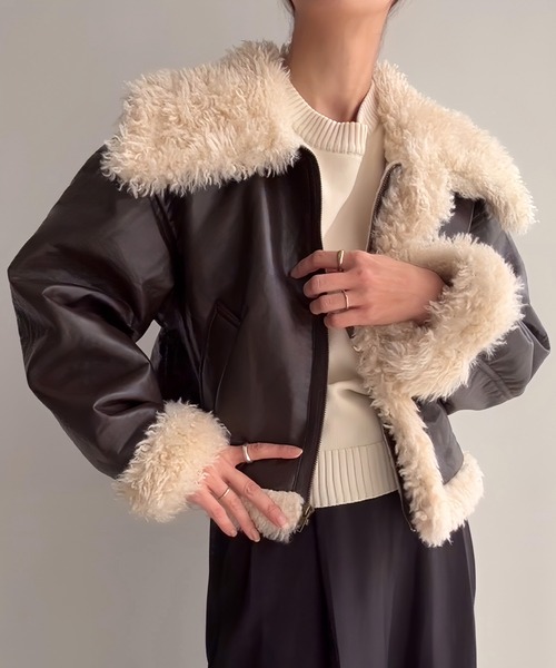 JUNOAH（ジュノア）の「プードルファーショートPUレザージャケット（ムートンコート・レディース・ダークブラウン/ブラック・SMALL/MEDIUM/LARGE）」の9枚目の写真