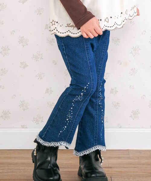 SLAP SLIP（スラップスリップ）の「キラキラプリント裾レースデニムツイルパンツ(90~130cm)（デニムパンツ・キッズ・ネイビー/パープル・110cm/120cm/90cm/100cm/130cm）」の2枚目の写真