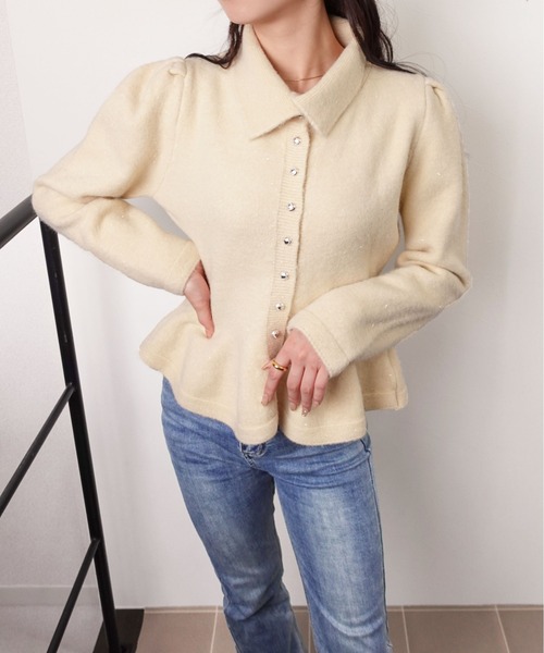 unnu(ユヌ)の「パフスリーブ ペプラム ラメニットトップス(カーディガン/ボレロ・レディース・グレー/アイボリー/レッド・F)」の14枚目の写真