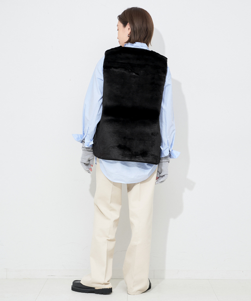 Barbour(バブアー)の「Barbour/バブアー KARIN FAUX FUR GILET LGI0201(その他アウター・レディース・ブラック・FREE)」の6枚目の写真