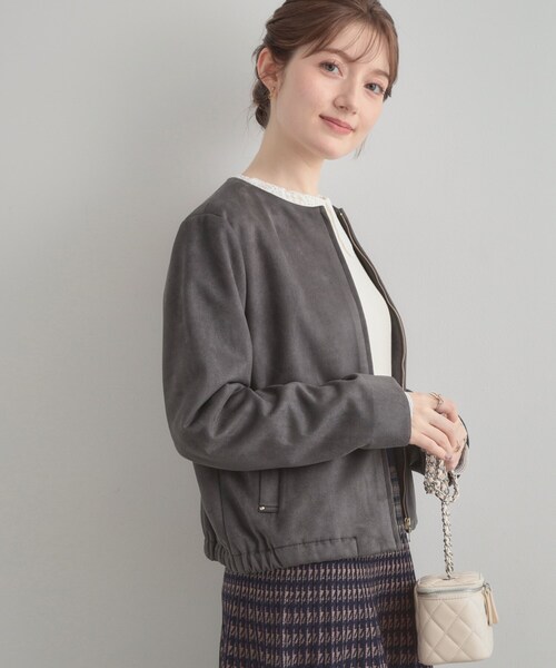 couture brooch（クチュールブローチ）の「【通勤・大人上品】スエード調ダンボール ノーカラージャケット（ブルゾン・レディース・キャメル/ライトグレー/チャコールグレー・40/38/36/42）」の11枚目の写真