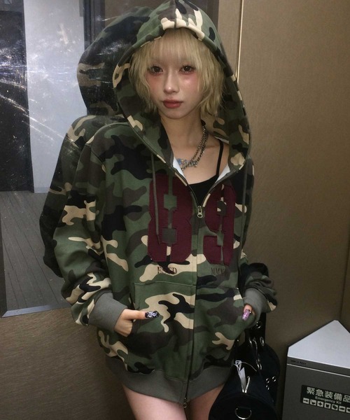 mahagrid/マハグリッド』 CAMO APPLIQUE ZIP UP HOODIE/迷彩柄
