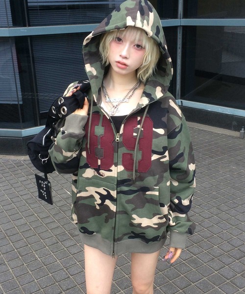 mahagrid/マハグリッド』 CAMO APPLIQUE ZIP UP HOODIE/迷彩柄