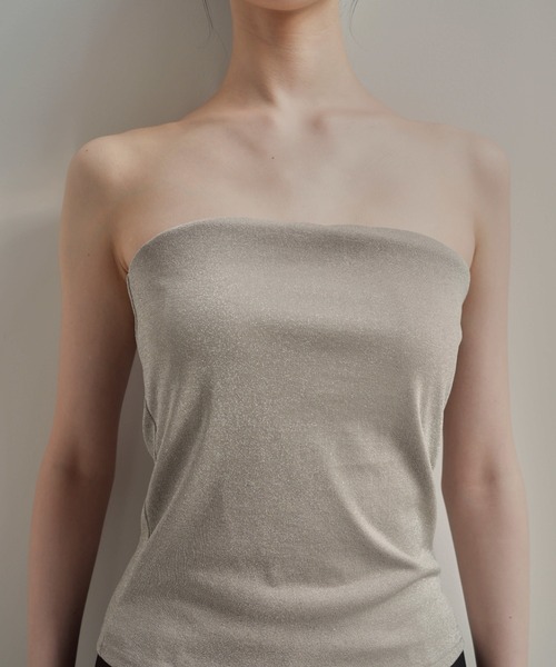 kaene（カエン）の「カップ付きラメベアトップインナー（チューブトップ・レディース・グレイッシュベージュ・FREE）」の5枚目の写真