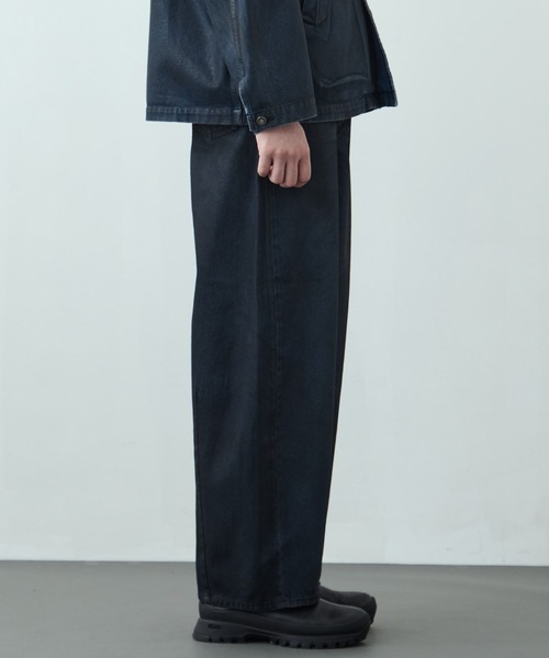 UNITED TOKYO(ユナイテッドトウキョウ)の「【残りわずか】コーティングデニムバレルパンツ(デニムパンツ・メンズ・ブラック/ブラウン・1/2)」の13枚目の写真