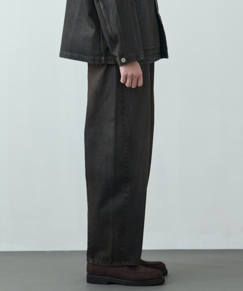 UNITED TOKYO(ユナイテッドトウキョウ)の「【残りわずか】コーティングデニムバレルパンツ(デニムパンツ・メンズ・ブラック/ブラウン・1/2)」の17枚目の写真