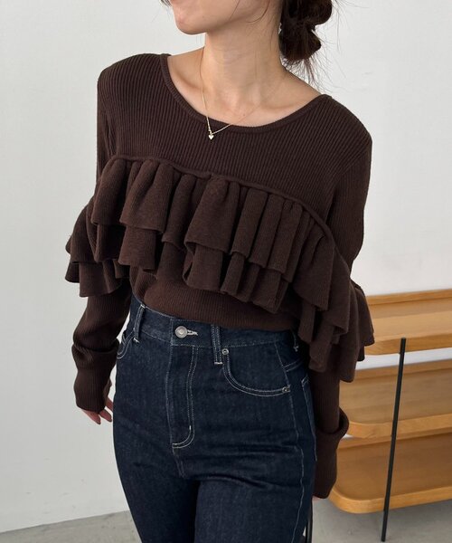 CAPRICIEUX LE'MAGE（カプリシューレマージュ）の「【2WAY】ベアフリルニット（ニット/セーター・レディース・ブラウン/オフホワイト/ブラック・FREE）」の3枚目の写真