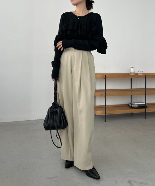 CAPRICIEUX LE'MAGE（カプリシューレマージュ）の「【2WAY】ベアフリルニット（ニット/セーター・レディース・ブラウン/オフホワイト/ブラック・FREE）」の6枚目の写真