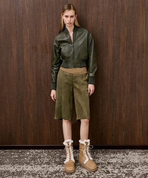 CHARLES & KEITH(チャールズ & キース)の「フォールドオーバー プラットフォームブーツ(ブーツ・レディース・ブラック系その他2/サンドベージュ・23cm/23.5cm/24.5cm/25cm/25.5cm/22.5cm)」の17枚目の写真