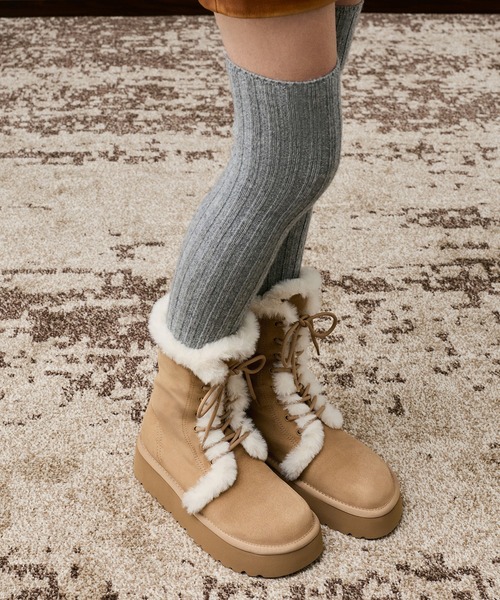 CHARLES & KEITH(チャールズ & キース)の「フォールドオーバー プラットフォームブーツ(ブーツ・レディース・ブラック系その他2/サンドベージュ・23cm/23.5cm/24.5cm/25cm/25.5cm/22.5cm)」の18枚目の写真