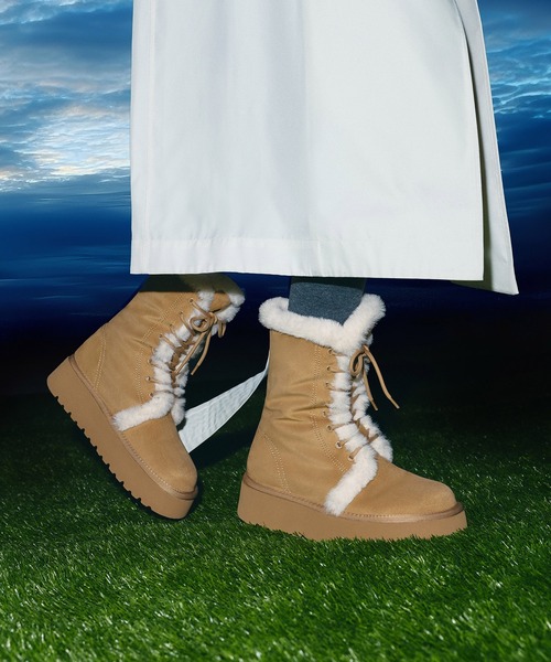 CHARLES & KEITH(チャールズ & キース)の「フォールドオーバー プラットフォームブーツ(ブーツ・レディース・ブラック系その他2/サンドベージュ・23cm/23.5cm/24.5cm/25cm/25.5cm/22.5cm)」の12枚目の写真