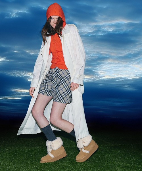 CHARLES & KEITH(チャールズ & キース)の「フォールドオーバー プラットフォームブーツ(ブーツ・レディース・ブラック系その他2/サンドベージュ・23cm/23.5cm/24.5cm/25cm/25.5cm/22.5cm)」の14枚目の写真