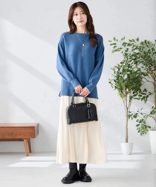 a.v.v(アーヴェヴェ)の「【洗える】切替ボートネックチュニックニット(ニット/セーター・レディース・ブラック/ブルー/チャコールグレー/マスタード/レッド/ライトグレー・38/40/36/34/42)」の15枚目の写真