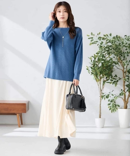 a.v.v(アーヴェヴェ)の「【洗える】切替ボートネックチュニックニット(ニット/セーター・レディース・ブラック/ブルー/チャコールグレー/マスタード/レッド/ライトグレー・38/40/36/34/42)」の16枚目の写真