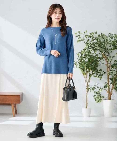 a.v.v(アーヴェヴェ)の「【洗える】切替ボートネックチュニックニット(ニット/セーター・レディース・ブラック/ブルー/チャコールグレー/マスタード/レッド/ライトグレー・38/40/36/34/42)」の17枚目の写真