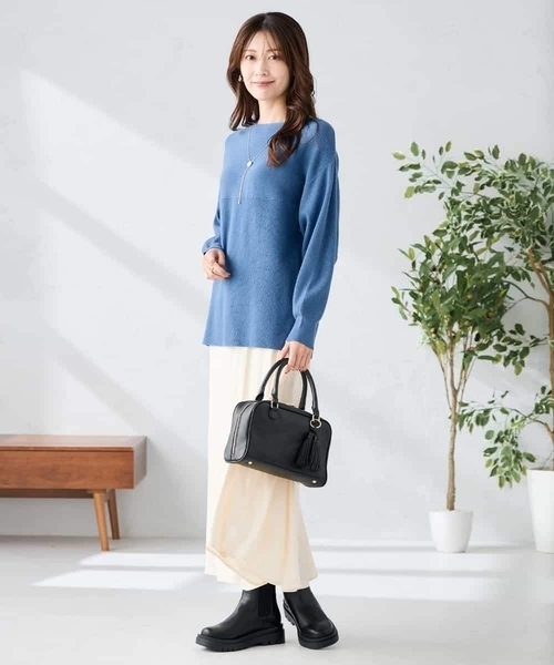 a.v.v(アーヴェヴェ)の「【洗える】切替ボートネックチュニックニット(ニット/セーター・レディース・ブラック/ブルー/チャコールグレー/マスタード/レッド/ライトグレー・38/40/36/34/42)」の18枚目の写真