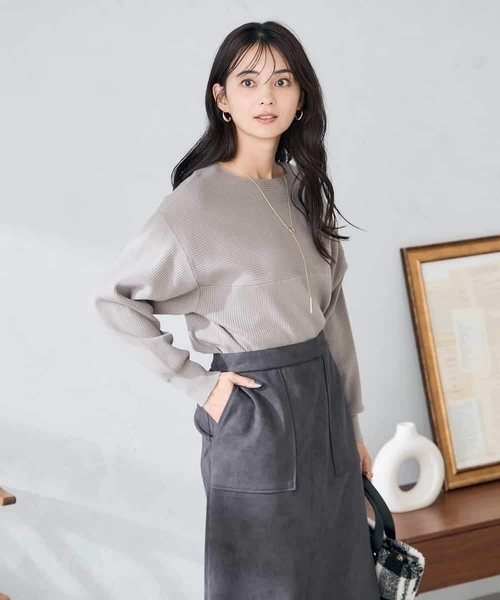 a.v.v(アーヴェヴェ)の「【洗える】切替ボートネックチュニックニット(ニット/セーター・レディース・ブラック/ブルー/チャコールグレー/マスタード/レッド/ライトグレー・38/40/36/34/42)」の19枚目の写真
